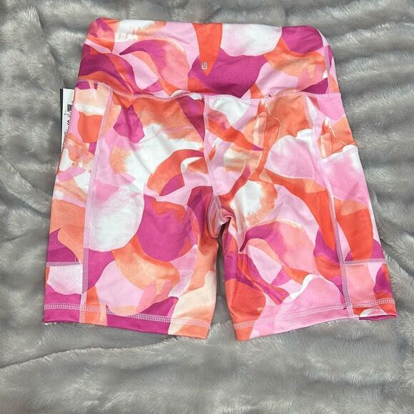 ID Ideology Women S Floating Petals 7 Inch Bike Shorts Pink Size Small - Picture 2 of 3